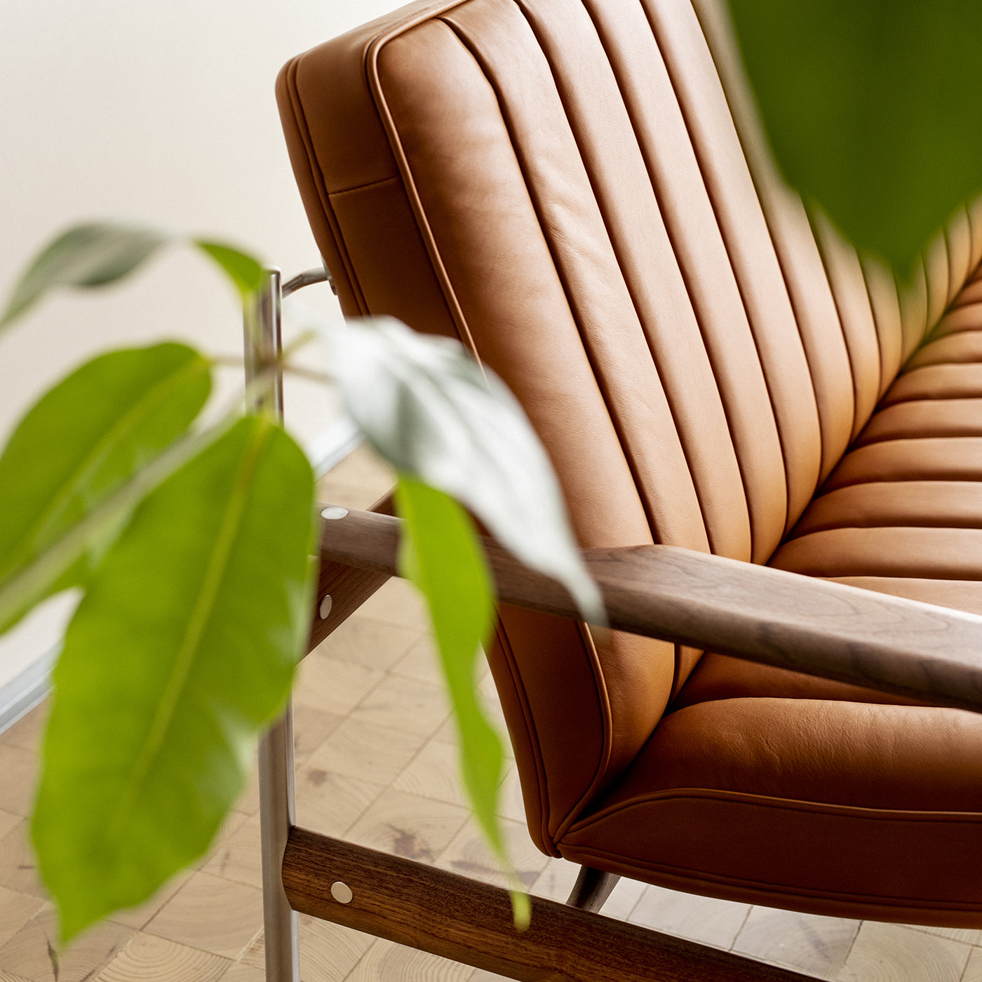 Model 1001 AX Sofa