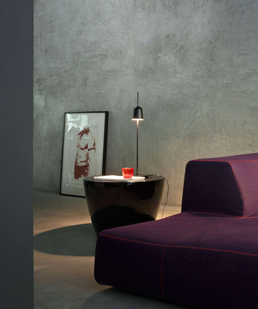 Ascent - Bordlampe med plugg - Sort