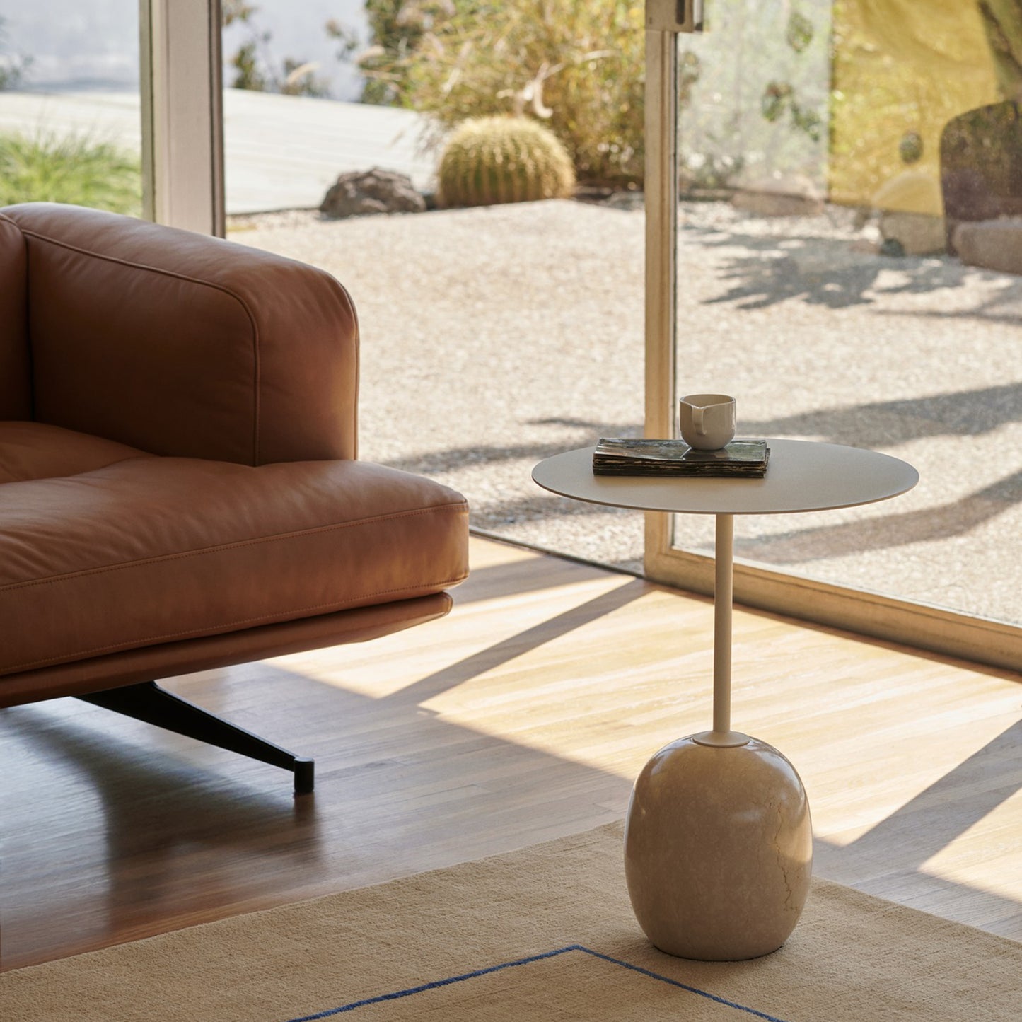 Inland Sofa AV22 - Skinn