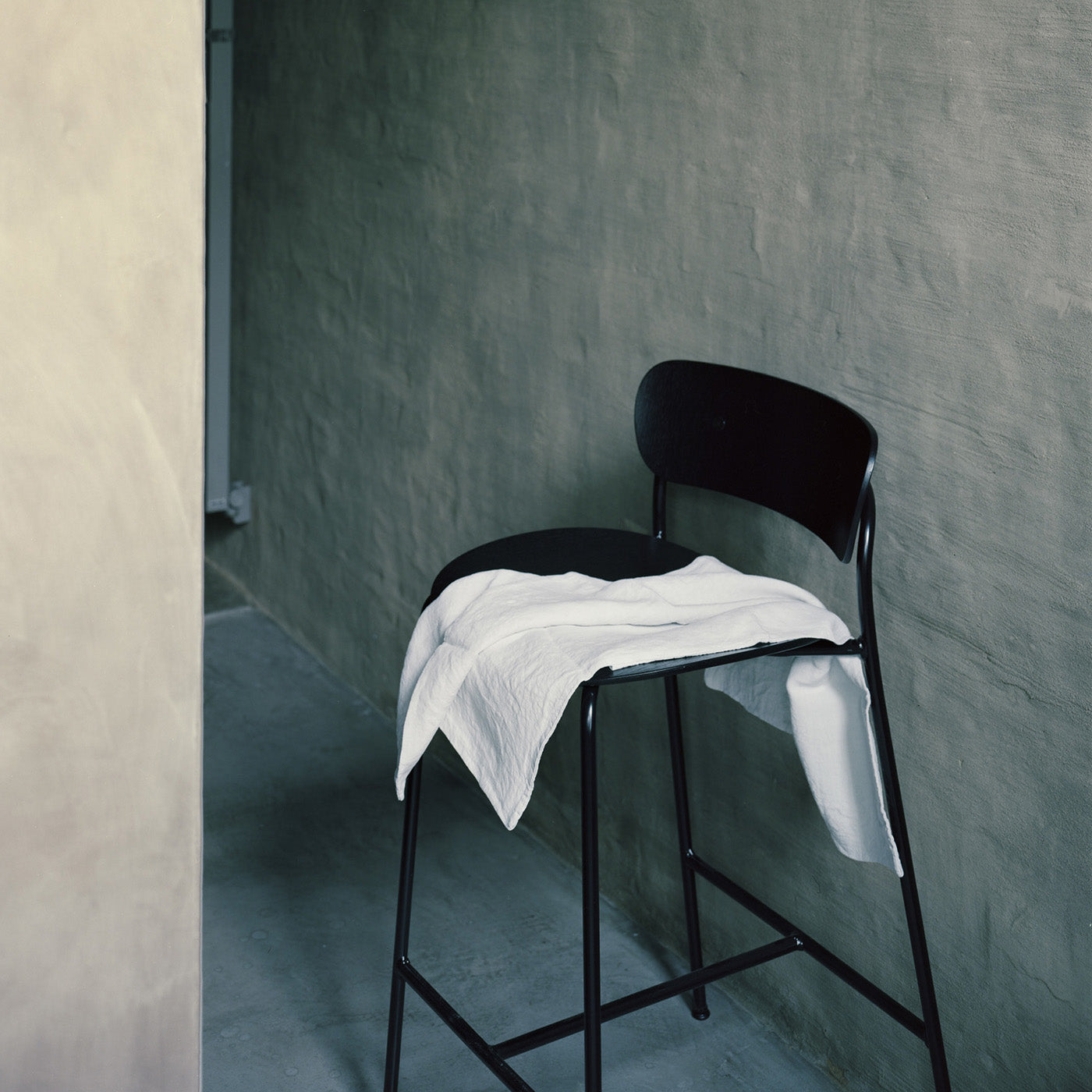Pavilion AV7/9 - Barstol - Valnøtt