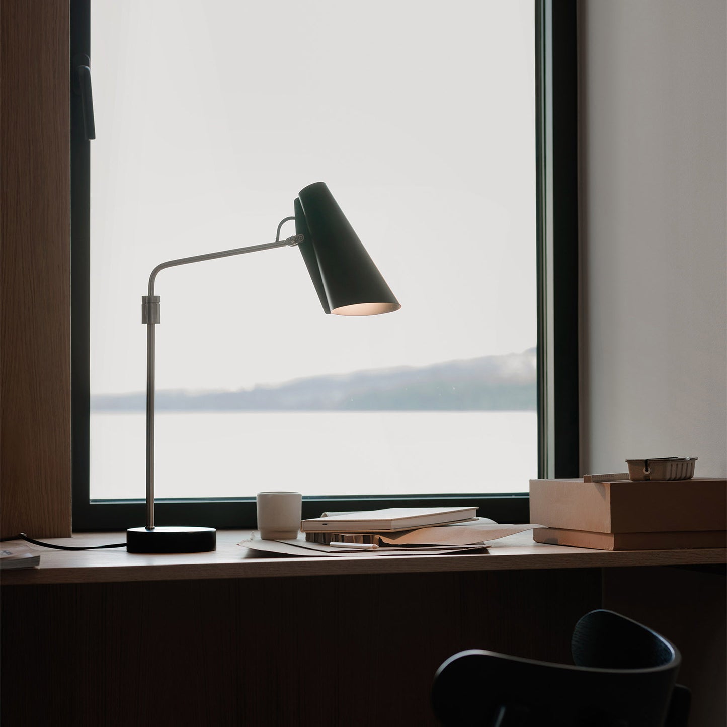 Birdy - Swing - Bordlampe - Sort / Messing