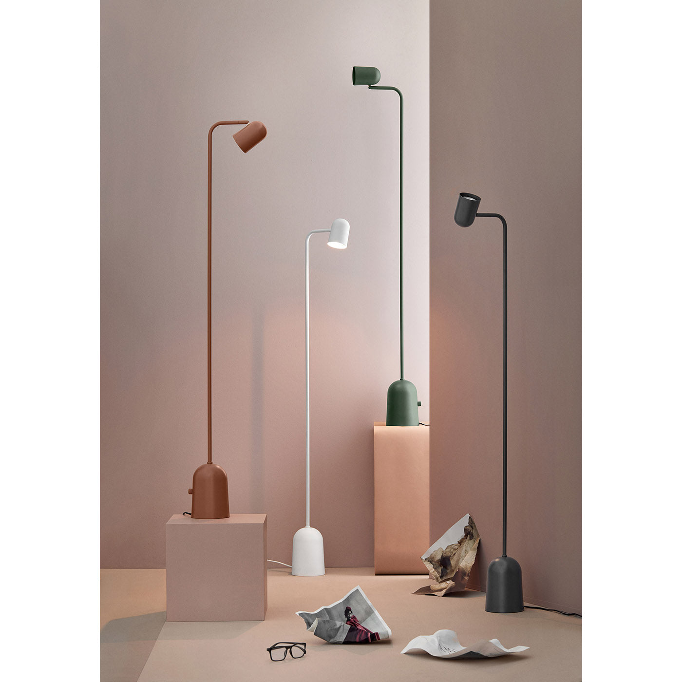 Buddy - Gulvlampe - Mørk grå