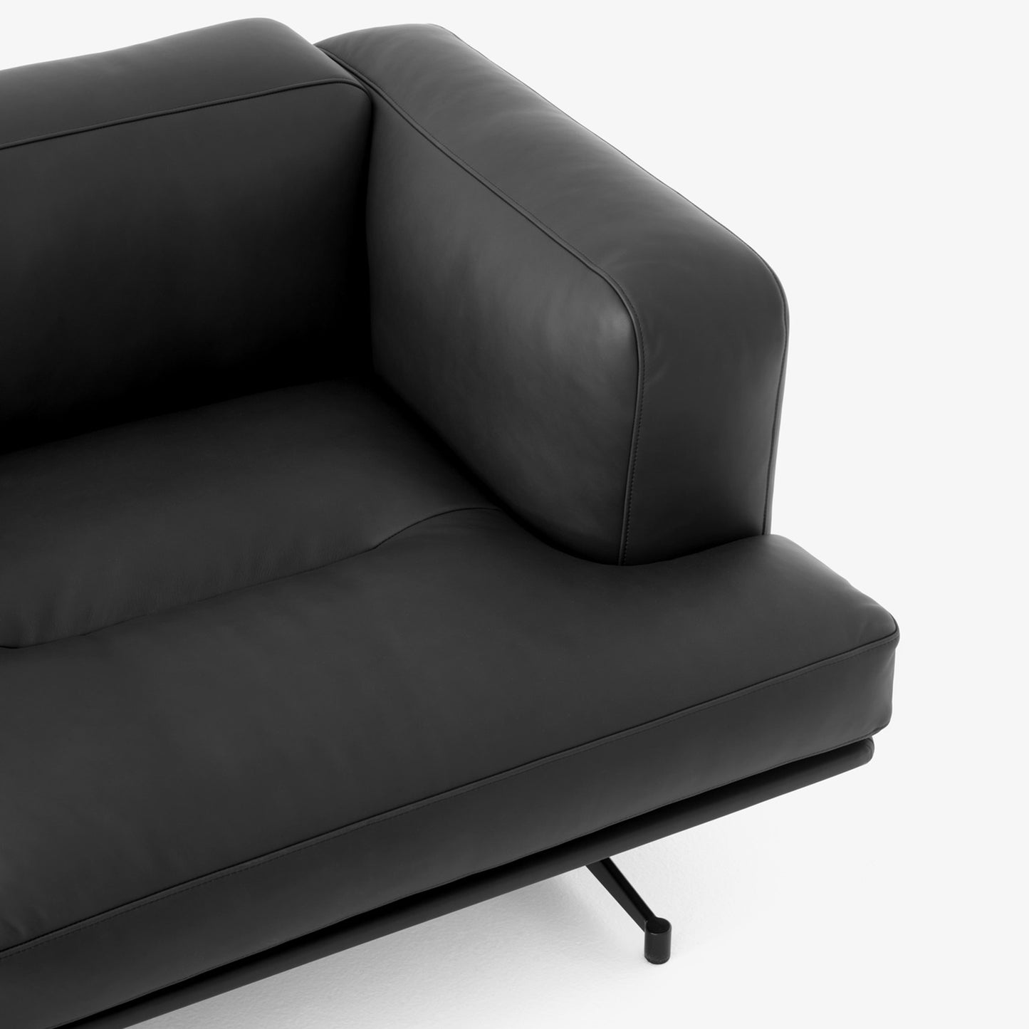Inland Sofa AV22 - Skinn