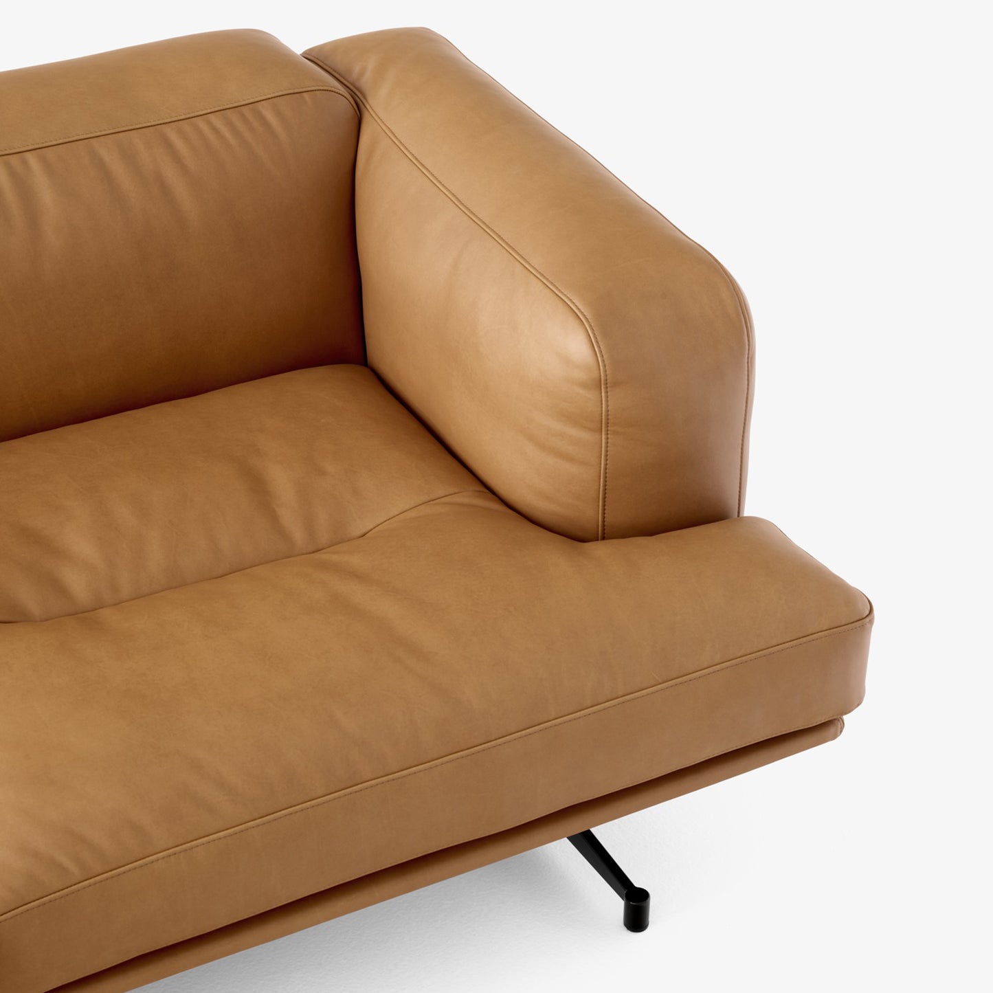 Inland Sofa AV22 - Skinn