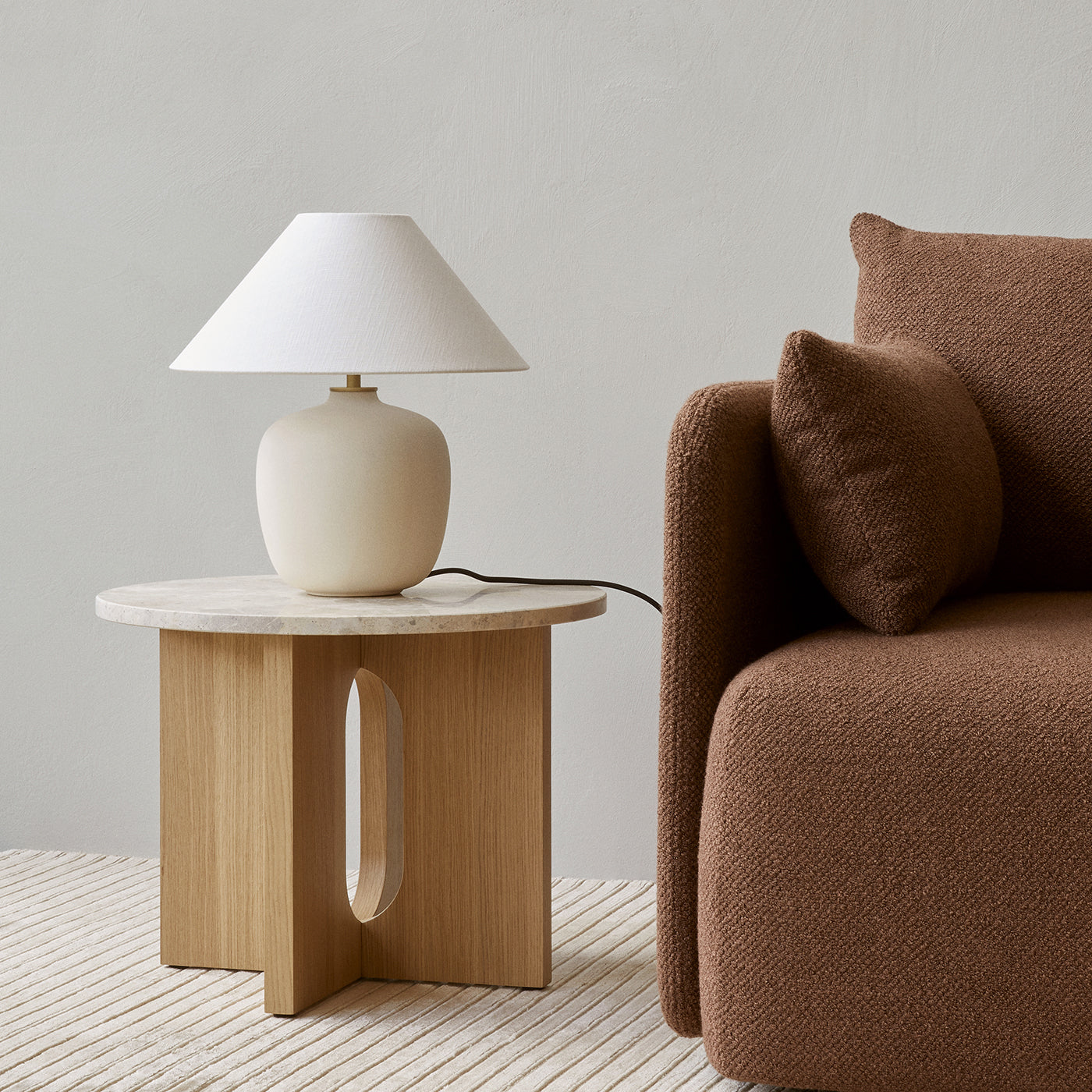 Androgyne Sofabord - Rundt 50cm - Eik