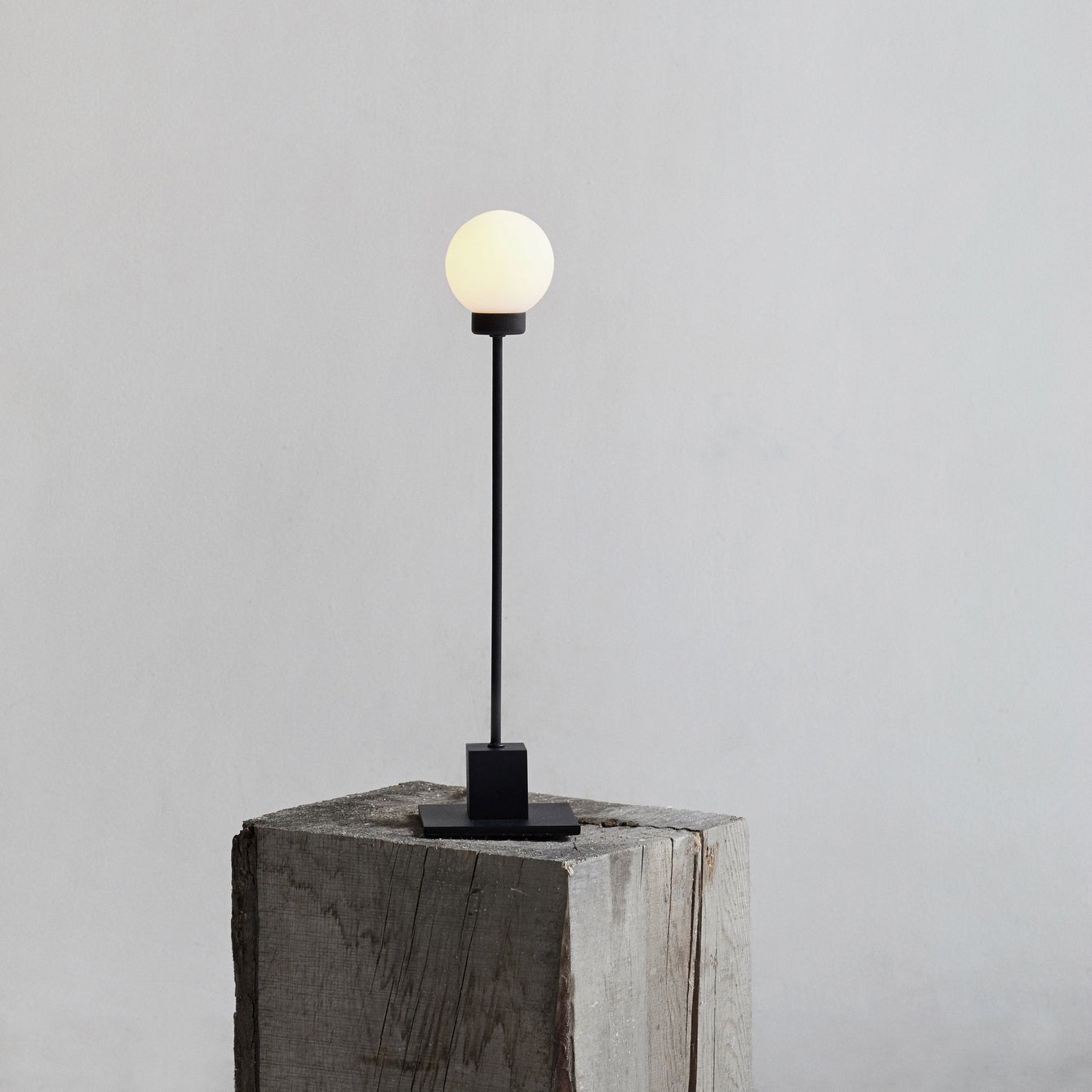 Snowball - Bordlampe - Sort