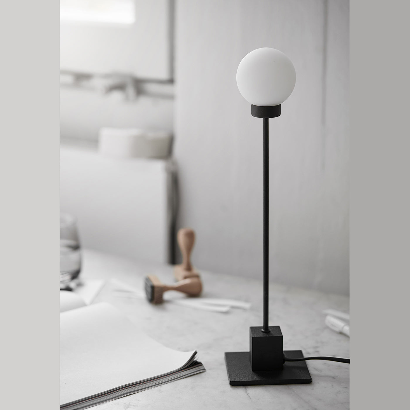 Snowball - Bordlampe - Sort