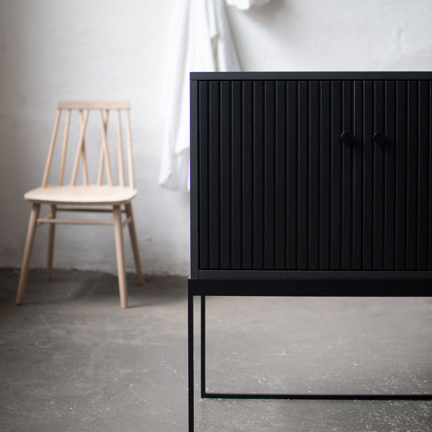 Dis - Skap 90 x 80 cm - Rillet front