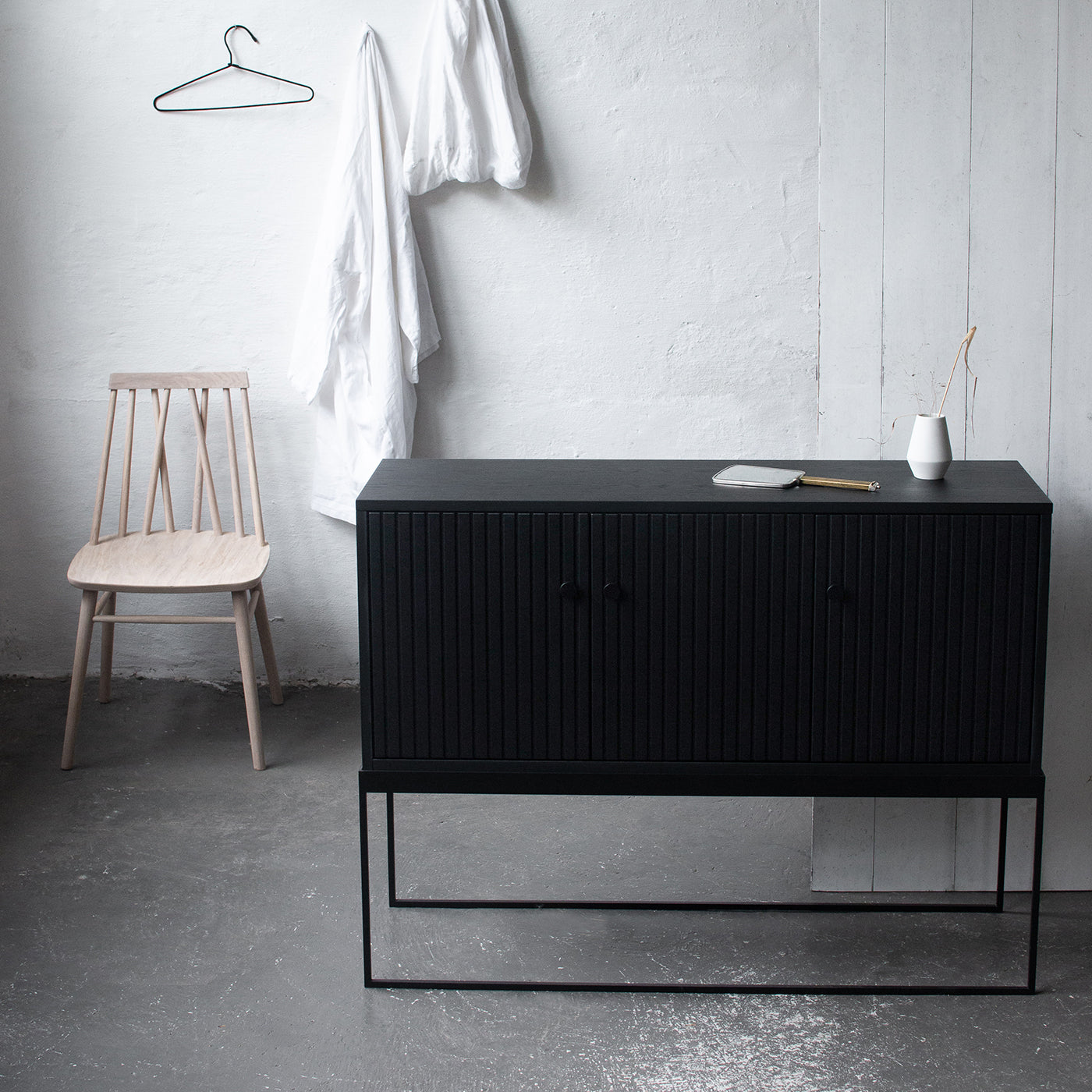 Dis - Skap 90 x 80 cm - Rillet front