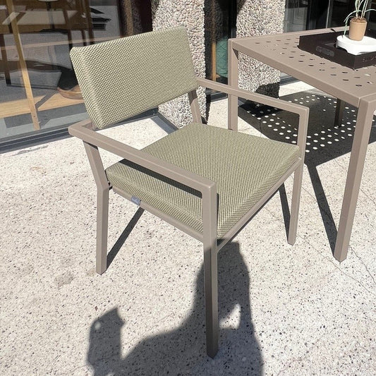 Sundays Frame - Spisestol - Jord - Utstillingsmodell 40%