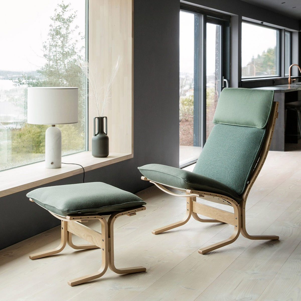 Pur_Norsk Siesta Trio – eksempel på puter montert på stol. Kun valgt pute eller putesett selges.