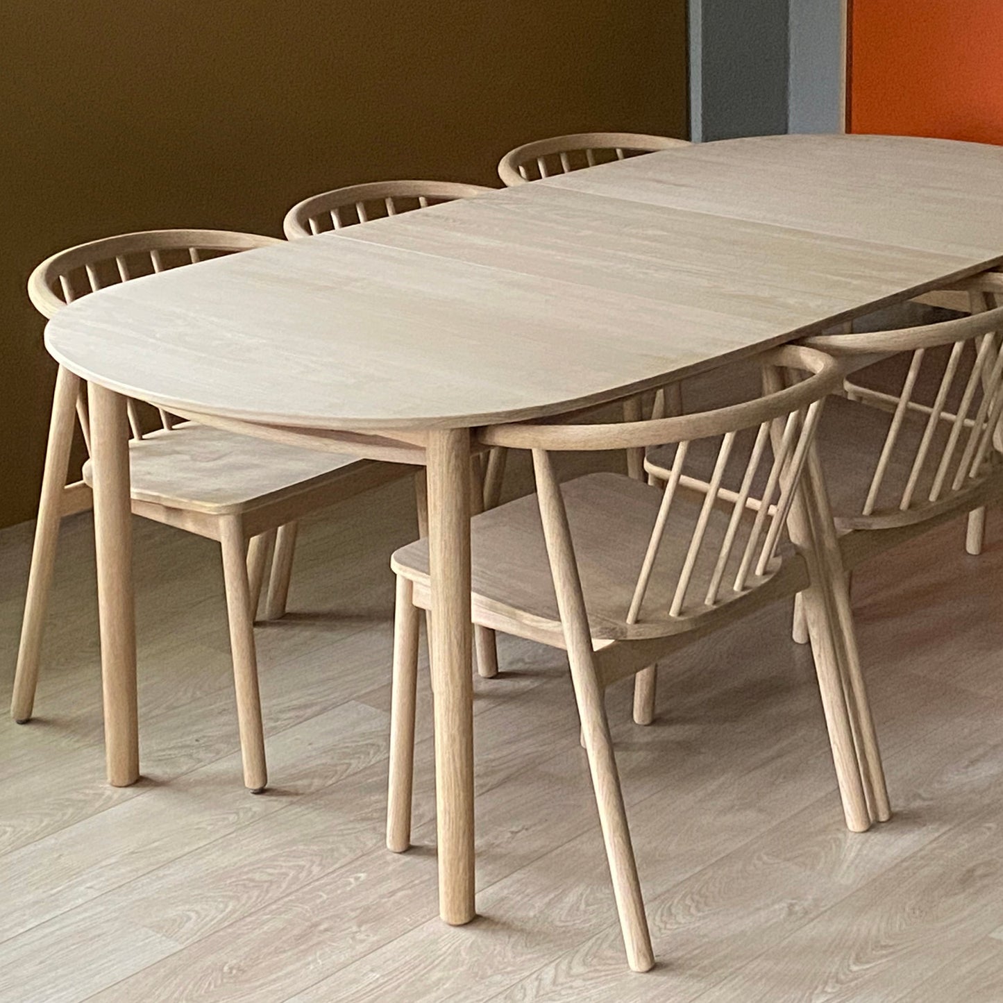 Pur_norsk_Jar_Spisebord_Tonning