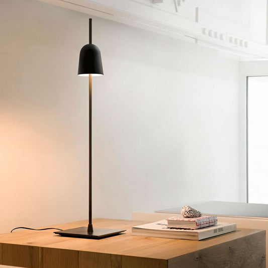 Ascent - Bordlampe med fot - Sort