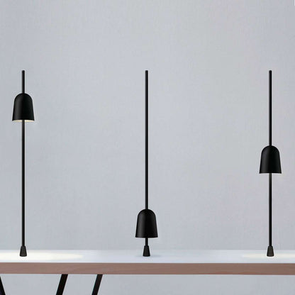Ascent - Bordlampe med plugg - Sort