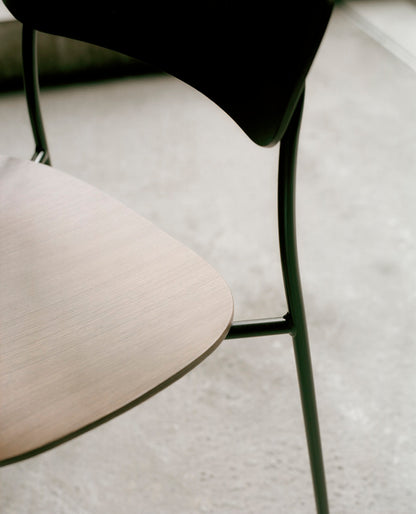 Pavilion AV1 - Valnøtt