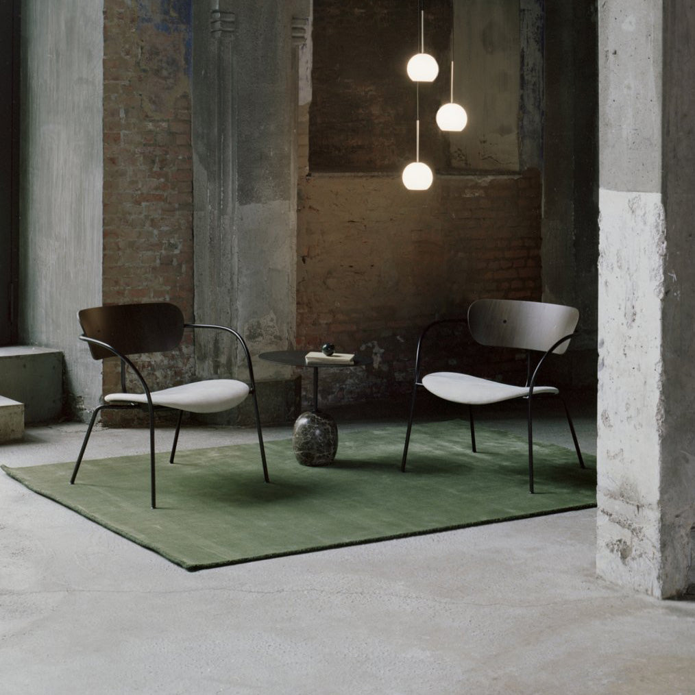 Pavilion AV5 - Loungestol - Sortlakkert