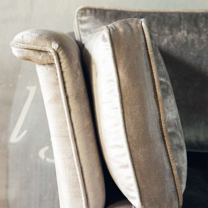 Trim sofa