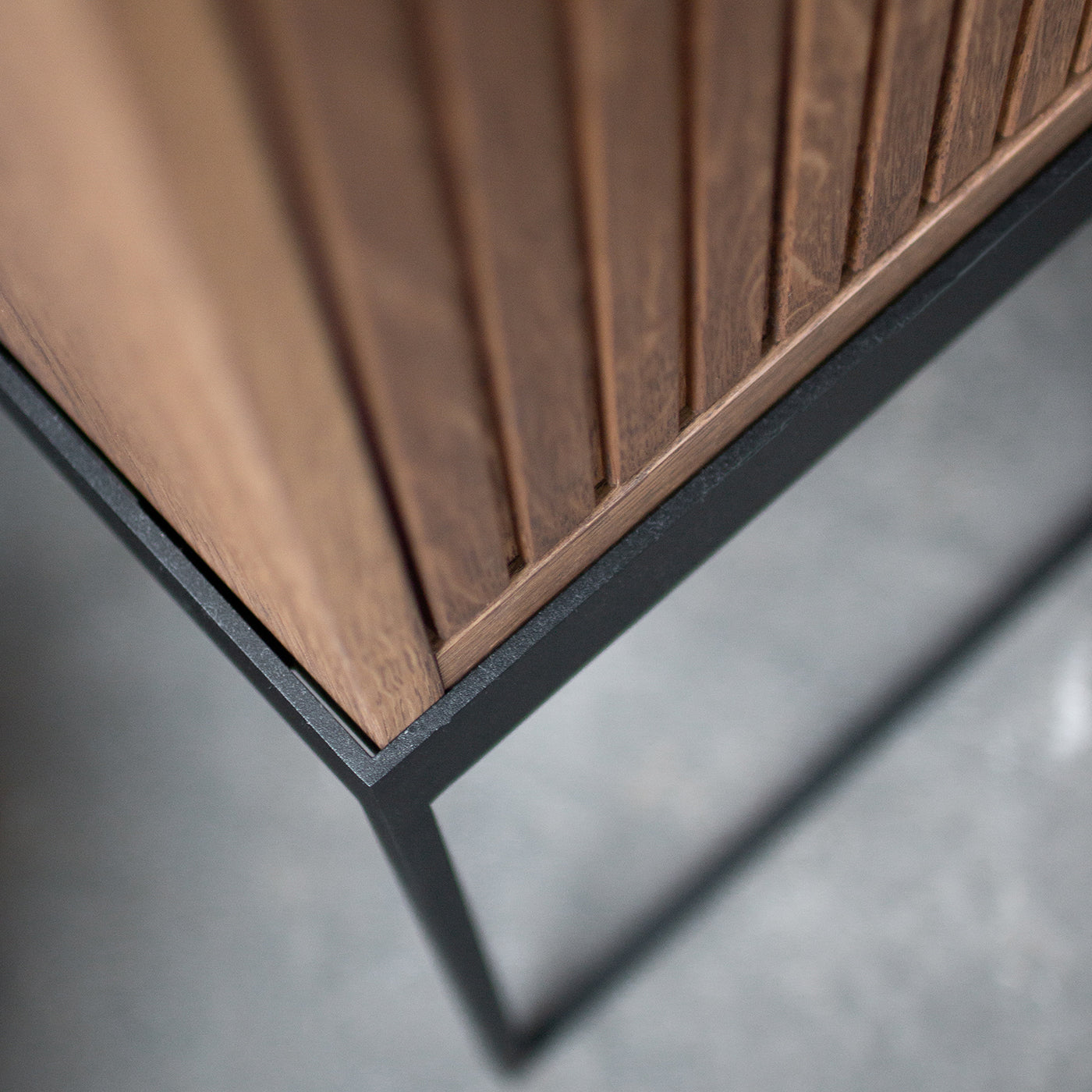 Dis - Skap 168 x 80 cm - Rillet front